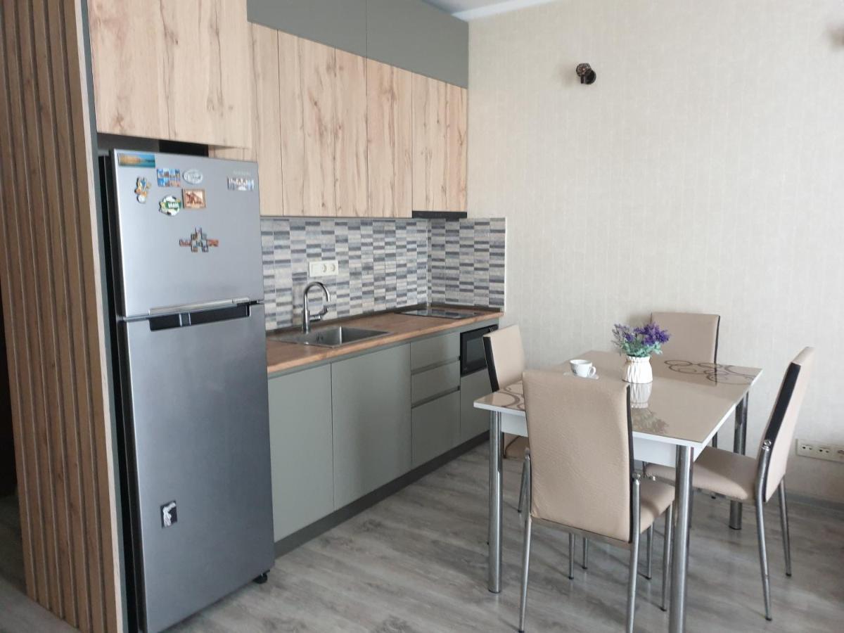 Lia'S Apartment In Orbi Батуми Экстерьер фото